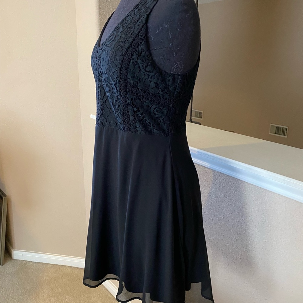 Dress - Picture 3 of 5